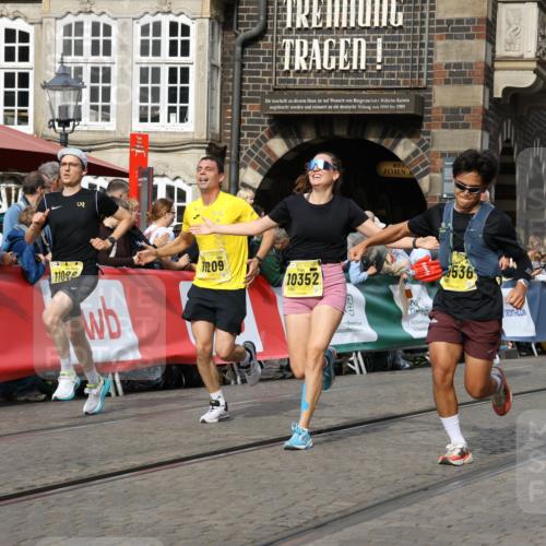 13.09.2026 - 21. swb-Marathon Bremen Strokosch-Dieckow http://msf.ph/oto/10290731 13.09.2026 10:45:41 Ziel 10143, 10318, 10352, 10398, 10536, 10866, 11020, 11088, 11209, 11232, 11396, 11478, 11695, 11749, 11835, 12054, 12475, 12534, 10436, 10464, 10987, 11015, 11279, 11762, 12033, 12069, 12556, 12557, 13595 meine-sportfotos.de