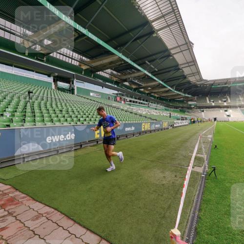 13.09.2026 - 21. swb-Marathon Bremen Michael Burmester http://msf.ph/oto/10290866 13.09.2026 10:21:09 Laufen im Stadion 10244, 10261, 10262, 10818, 10961, 10994, 11067, 11068, 11083, 11142, 11176, 11197, 11418, 11512, 11916, 11964, 12289, 12324, 12358, 12413, 12456, 12513, 12520, 12540, 13505, 13514, 13540, 13548, 13551, 13558, 13560, 13568, 13575, 13583, 13588, 13590, 13601, 13605, 13606, 13608, 13610, 13619, 13633, 13636, 13637, 10597, 12457, 12458, 13501, 13504, 13510, 13515, 13517, 13522, 13536, 13542, 13543, 13554, 13561, 13569, 13579, 13623, 13635 meine-sportfotos.de