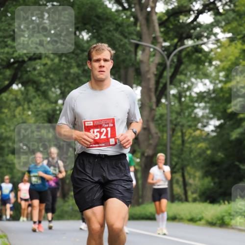 13.09.2026 - 21. swb-Marathon Bremen TobiasT http://msf.ph/oto/10290922 13.09.2026 12:32:57 Laufen 521 meine-sportfotos.de