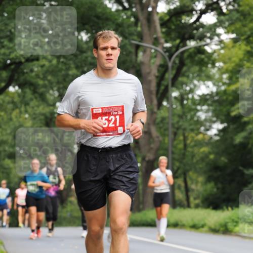 13.09.2026 - 21. swb-Marathon Bremen TobiasT http://msf.ph/oto/10290935 13.09.2026 12:32:57 Laufen 521, 26 meine-sportfotos.de