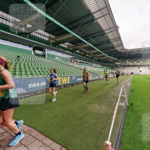13.09.2026 - 21. swb-Marathon Bremen Michael Burmester http://msf.ph/oto/10290956 13.09.2026 10:21:54 Laufen im Stadion 10244, 10262, 10302, 10441, 10818, 10926, 10961, 11067, 11068, 11083, 11142, 11338, 11454, 11619, 11738, 11854, 11916, 11944, 11964, 12003, 12289, 12324, 12456, 12513, 12520, 12538, 12540, 13507, 13514, 13519, 13535, 13539, 13548, 13551, 13553, 13559, 13568, 13575, 13583, 13584, 13587, 13606, 13608, 13636, 13637, 13641, 10475, 11481, 11652, 12457, 12458, 13504, 13522, 13533, 13534, 13536, 13543, 13554, 13561, 13564, 13569 meine-sportfotos.de