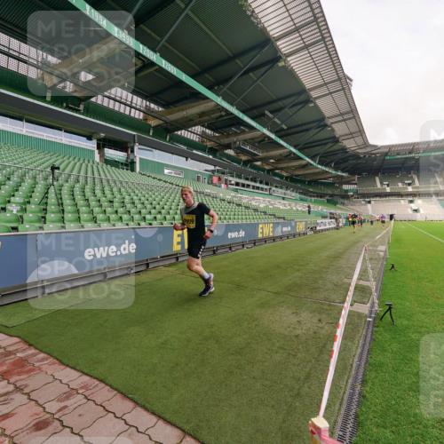 13.09.2026 - 21. swb-Marathon Bremen Michael Burmester http://msf.ph/oto/10290974 13.09.2026 10:21:57 Laufen im Stadion 10244, 10302, 10441, 10926, 10961, 11083, 11142, 11338, 11454, 11619, 11738, 11854, 11916, 11944, 11964, 12003, 12289, 12370, 12456, 12513, 12520, 12538, 12540, 13507, 13514, 13519, 13535, 13539, 13548, 13551, 13553, 13559, 13568, 13575, 13584, 13587, 13606, 13608, 13636, 13637, 13641, 10475, 11481, 11652, 12457, 12458, 13504, 13522, 13533, 13534, 13536, 13543, 13554, 13561, 13564, 13569 meine-sportfotos.de