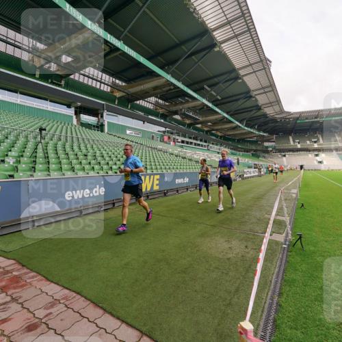 13.09.2026 - 21. swb-Marathon Bremen Michael Burmester http://msf.ph/oto/10290994 13.09.2026 10:22:06 Laufen im Stadion 10244, 10302, 10441, 10926, 10961, 11083, 11142, 11338, 11454, 11619, 11738, 11854, 11916, 11944, 11964, 12003, 12289, 12370, 12456, 12513, 12520, 12538, 13507, 13513, 13514, 13519, 13535, 13539, 13548, 13551, 13553, 13559, 13568, 13575, 13584, 13587, 13606, 13608, 13616, 13636, 13641, 10366, 10475, 11481, 11652, 12457, 12458, 13504, 13530, 13533, 13534, 13536, 13543, 13554, 13561, 13564 meine-sportfotos.de