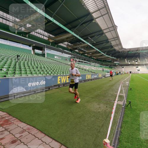 13.09.2026 - 21. swb-Marathon Bremen Michael Burmester http://msf.ph/oto/10291004 13.09.2026 10:22:10 Laufen im Stadion 10244, 10302, 10441, 10926, 10961, 11083, 11142, 11227, 11338, 11454, 11619, 11738, 11854, 11916, 11944, 12003, 12289, 12370, 12395, 12456, 12513, 12520, 12538, 13507, 13513, 13514, 13519, 13535, 13539, 13548, 13551, 13553, 13559, 13568, 13575, 13584, 13587, 13606, 13608, 13616, 13636, 13641, 10366, 10475, 11481, 11652, 12457, 12458, 13504, 13530, 13533, 13534, 13536, 13543, 13554, 13564 meine-sportfotos.de