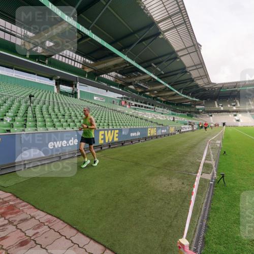 13.09.2026 - 21. swb-Marathon Bremen Michael Burmester http://msf.ph/oto/10291022 13.09.2026 10:22:24 Laufen im Stadion 10244, 10302, 10441, 10575, 10926, 11083, 11127, 11142, 11198, 11227, 11338, 11454, 11619, 11721, 11738, 11854, 11916, 11944, 12003, 12209, 12370, 12395, 12456, 12513, 12520, 12538, 13507, 13513, 13519, 13535, 13539, 13548, 13551, 13553, 13556, 13559, 13568, 13575, 13584, 13587, 13606, 13608, 13616, 13636, 13641, 13642, 10366, 10475, 11481, 11652, 12457, 13530, 13533, 13534, 13536, 13543, 13554, 13564 meine-sportfotos.de