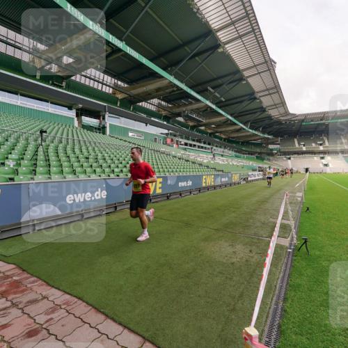 13.09.2026 - 21. swb-Marathon Bremen Michael Burmester http://msf.ph/oto/10291028 13.09.2026 10:22:31 Laufen im Stadion 10244, 10302, 10441, 10575, 10926, 11083, 11127, 11142, 11198, 11227, 11338, 11454, 11619, 11721, 11738, 11854, 11916, 11944, 12003, 12053, 12209, 12339, 12370, 12395, 12456, 12513, 12520, 12538, 13507, 13513, 13519, 13535, 13539, 13548, 13551, 13553, 13556, 13559, 13568, 13575, 13584, 13587, 13606, 13608, 13616, 13636, 13641, 13642, 10366, 10475, 11481, 11652, 12457, 13530, 13533, 13534, 13536, 13543, 13554, 13564 meine-sportfotos.de