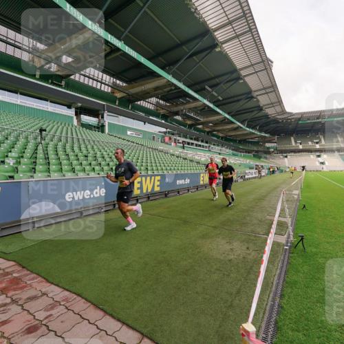 13.09.2026 - 21. swb-Marathon Bremen Michael Burmester http://msf.ph/oto/10291048 13.09.2026 10:22:41 Laufen im Stadion 10244, 10302, 10441, 10575, 10926, 11083, 11127, 11142, 11198, 11227, 11338, 11454, 11619, 11713, 11721, 11738, 11854, 11916, 11944, 12003, 12053, 12209, 12339, 12370, 12395, 12456, 12520, 12538, 13507, 13513, 13519, 13535, 13539, 13548, 13551, 13553, 13556, 13559, 13563, 13568, 13584, 13587, 13606, 13608, 13616, 13636, 13641, 13642, 10366, 10475, 11481, 11652, 12457, 13530, 13533, 13534, 13536, 13543, 13554, 13564 meine-sportfotos.de