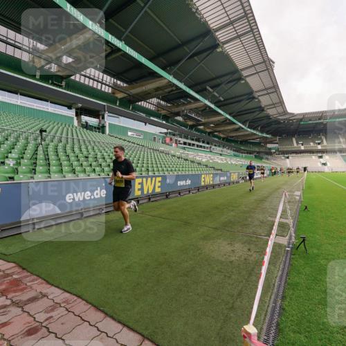 13.09.2026 - 21. swb-Marathon Bremen Michael Burmester http://msf.ph/oto/10291094 13.09.2026 10:23:14 Laufen im Stadion 10235, 10302, 10341, 10441, 10520, 10575, 10592, 10782, 10926, 11042, 11083, 11127, 11198, 11227, 11338, 11373, 11426, 11454, 11619, 11628, 11713, 11721, 11738, 11854, 11903, 11944, 12003, 12053, 12144, 12209, 12339, 12370, 12395, 12404, 12538, 13507, 13513, 13519, 13535, 13539, 13553, 13556, 13559, 13563, 13566, 13580, 13584, 13587, 13616, 13636, 13641, 13642, 10261, 10366, 10475, 11481, 11652, 13530, 13534, 13564 meine-sportfotos.de