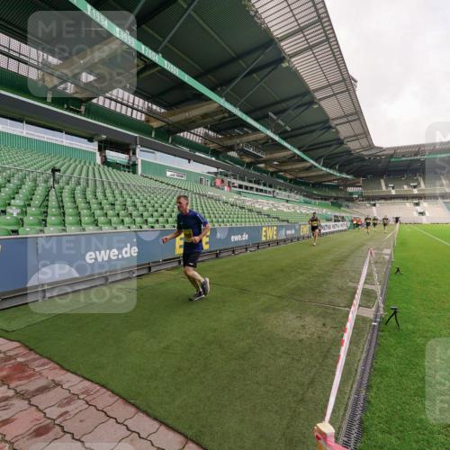 13.09.2026 - 21. swb-Marathon Bremen Michael Burmester http://msf.ph/oto/10291100 13.09.2026 10:23:17 Laufen im Stadion 10235, 10302, 10341, 10441, 10520, 10575, 10592, 10782, 10926, 11042, 11083, 11127, 11198, 11201, 11227, 11338, 11373, 11426, 11454, 11619, 11628, 11713, 11721, 11738, 11854, 11903, 11944, 12003, 12053, 12144, 12209, 12339, 12370, 12395, 12404, 12469, 12477, 12538, 13507, 13513, 13519, 13535, 13539, 13553, 13556, 13559, 13563, 13566, 13580, 13584, 13587, 13616, 13636, 13641, 13642, 10261, 10366, 10475, 11481, 11652, 13530, 13534, 13564 meine-sportfotos.de