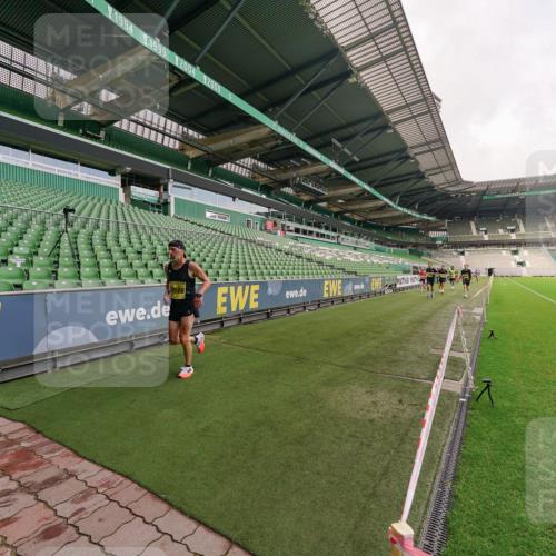 13.09.2026 - 21. swb-Marathon Bremen Michael Burmester http://msf.ph/oto/10291106 13.09.2026 10:23:20 Laufen im Stadion 10235, 10302, 10341, 10441, 10520, 10575, 10592, 10782, 10926, 11042, 11083, 11127, 11198, 11201, 11227, 11338, 11373, 11426, 11454, 11619, 11628, 11713, 11721, 11738, 11854, 11903, 11944, 12003, 12053, 12144, 12209, 12339, 12370, 12395, 12404, 12468, 12469, 12477, 12538, 13507, 13513, 13519, 13535, 13539, 13553, 13556, 13559, 13563, 13566, 13580, 13584, 13586, 13587, 13616, 13641, 13642, 10261, 10366, 10475, 11481, 11652, 13530, 13534 meine-sportfotos.de