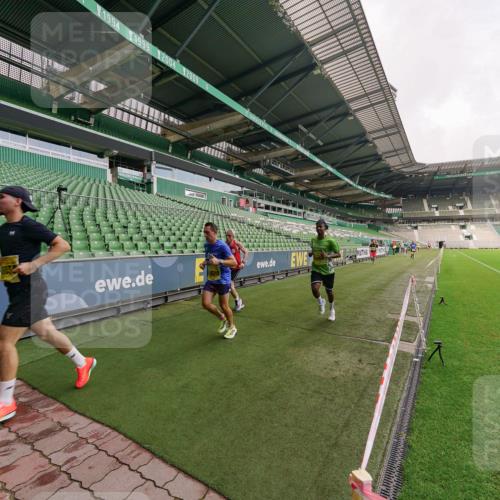 13.09.2026 - 21. swb-Marathon Bremen Michael Burmester http://msf.ph/oto/10291126 13.09.2026 10:23:26 Laufen im Stadion 10235, 10302, 10341, 10441, 10520, 10575, 10592, 10618, 10782, 10926, 11042, 11127, 11143, 11198, 11201, 11227, 11338, 11373, 11426, 11454, 11628, 11713, 11721, 11779, 11895, 11903, 11944, 12003, 12053, 12144, 12209, 12246, 12339, 12370, 12395, 12404, 12468, 12469, 12477, 12538, 13507, 13513, 13519, 13520, 13535, 13539, 13553, 13556, 13559, 13563, 13566, 13580, 13584, 13586, 13587, 13616, 13641, 13642, 10261, 10366, 10475, 11481, 11652, 13530, 13534 meine-sportfotos.de