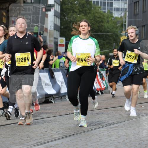 13.09.2026 - 21. swb-Marathon Bremen Strokosch-Dieckow http://msf.ph/oto/10291127 13.09.2026 11:16:21 Ziel 10474, 10665, 11081, 11139, 11217, 11549, 11613, 11768, 11940, 12046, 12151, 12306, 10242, 11274, 12102, 12158 meine-sportfotos.de