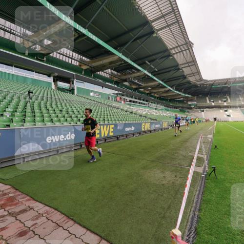 13.09.2026 - 21. swb-Marathon Bremen Michael Burmester http://msf.ph/oto/10291138 13.09.2026 10:23:32 Laufen im Stadion 10235, 10302, 10341, 10441, 10520, 10575, 10592, 10618, 10782, 10926, 10972, 11042, 11127, 11143, 11198, 11201, 11227, 11338, 11373, 11426, 11454, 11628, 11713, 11721, 11779, 11895, 11903, 11944, 12003, 12053, 12144, 12209, 12246, 12339, 12370, 12395, 12404, 12442, 12468, 12469, 12477, 12538, 13507, 13513, 13519, 13520, 13539, 13553, 13556, 13559, 13563, 13566, 13580, 13584, 13586, 13587, 13616, 13641, 13642, 10261, 10366, 10475, 11481, 11652, 13530 meine-sportfotos.de