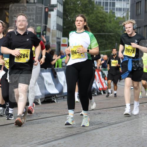 13.09.2026 - 21. swb-Marathon Bremen Strokosch-Dieckow http://msf.ph/oto/10291163 13.09.2026 11:16:22 Ziel 10474, 10665, 11081, 11139, 11217, 11549, 11613, 11768, 11940, 12046, 12151, 12306, 13508, 10242, 11274, 12102, 12158 meine-sportfotos.de