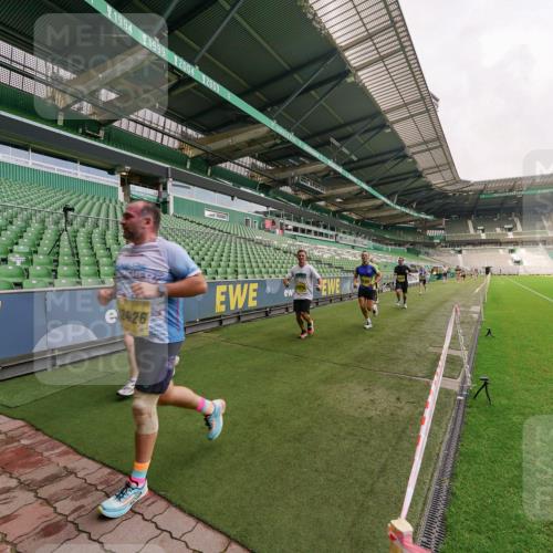13.09.2026 - 21. swb-Marathon Bremen Michael Burmester http://msf.ph/oto/10291334 13.09.2026 10:24:40 Laufen im Stadion 10143, 10235, 10312, 10328, 10336, 10337, 10341, 10358, 10456, 10520, 10592, 10593, 10618, 10632, 10775, 10782, 10816, 10861, 10972, 10988, 11042, 11108, 11143, 11201, 11265, 11373, 11375, 11426, 11442, 11468, 11527, 11607, 11615, 11628, 11630, 11632, 11704, 11713, 11758, 11779, 11826, 11895, 11903, 11948, 12053, 12144, 12246, 12281, 12339, 12404, 12406, 12442, 12468, 12469, 12477, 12525, 13520, 13563, 13566, 13580, 13585, 13586, 10261 meine-sportfotos.de