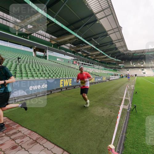 13.09.2026 - 21. swb-Marathon Bremen Michael Burmester http://msf.ph/oto/10291486 13.09.2026 10:25:14 Laufen im Stadion 10143, 10312, 10328, 10336, 10337, 10342, 10346, 10358, 10398, 10456, 10520, 10593, 10618, 10632, 10742, 10775, 10806, 10816, 10861, 10972, 10987, 10988, 11019, 11020, 11042, 11088, 11108, 11143, 11201, 11265, 11312, 11375, 11442, 11447, 11468, 11527, 11607, 11614, 11615, 11628, 11630, 11632, 11704, 11758, 11779, 11826, 11895, 11903, 11948, 12246, 12281, 12406, 12442, 12468, 12469, 12477, 12525, 13520, 13566, 13580, 13585, 13586 meine-sportfotos.de