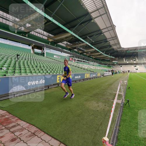 13.09.2026 - 21. swb-Marathon Bremen Michael Burmester http://msf.ph/oto/10291492 13.09.2026 10:25:20 Laufen im Stadion 10143, 10312, 10328, 10336, 10337, 10342, 10346, 10358, 10398, 10454, 10456, 10593, 10618, 10632, 10742, 10775, 10806, 10816, 10861, 10972, 10987, 10988, 11019, 11020, 11042, 11088, 11108, 11143, 11187, 11201, 11265, 11312, 11375, 11442, 11447, 11468, 11527, 11607, 11614, 11615, 11628, 11630, 11632, 11704, 11758, 11779, 11826, 11895, 11948, 12246, 12281, 12406, 12442, 12468, 12469, 12477, 12525, 13520, 13585, 13586 meine-sportfotos.de