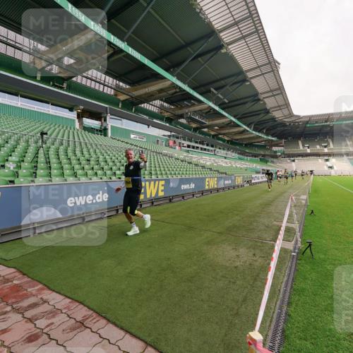 13.09.2026 - 21. swb-Marathon Bremen Michael Burmester http://msf.ph/oto/10291499 13.09.2026 10:25:26 Laufen im Stadion 10143, 10228, 10312, 10328, 10336, 10337, 10342, 10346, 10358, 10398, 10447, 10454, 10456, 10593, 10618, 10632, 10742, 10775, 10806, 10816, 10861, 10866, 10972, 10987, 10988, 11019, 11020, 11088, 11108, 11143, 11155, 11187, 11199, 11201, 11265, 11312, 11375, 11442, 11447, 11468, 11527, 11607, 11614, 11615, 11630, 11632, 11704, 11758, 11779, 11826, 11895, 11948, 12246, 12281, 12406, 12442, 12468, 12469, 12477, 12525, 13520, 13585, 13586 meine-sportfotos.de