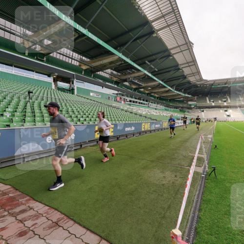 13.09.2026 - 21. swb-Marathon Bremen Michael Burmester http://msf.ph/oto/10291528 13.09.2026 10:25:34 Laufen im Stadion 10143, 10210, 10228, 10312, 10328, 10336, 10337, 10342, 10346, 10358, 10398, 10447, 10454, 10456, 10593, 10632, 10735, 10742, 10775, 10806, 10816, 10861, 10866, 10972, 10987, 10988, 11015, 11019, 11020, 11088, 11108, 11143, 11155, 11187, 11199, 11209, 11232, 11265, 11312, 11375, 11442, 11447, 11468, 11527, 11607, 11614, 11615, 11630, 11632, 11704, 11758, 11779, 11826, 11895, 11948, 12246, 12281, 12406, 12442, 12525, 13520, 13585 meine-sportfotos.de