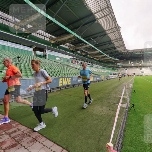 13.09.2026 - 21. swb-Marathon Bremen Michael Burmester http://msf.ph/oto/10291697 13.09.2026 10:26:21 Laufen im Stadion 10096, 10143, 10172, 10210, 10214, 10228, 10231, 10289, 10312, 10318, 10319, 10336, 10342, 10346, 10352, 10358, 10398, 10436, 10445, 10447, 10454, 10456, 10464, 10504, 10514, 10536, 10541, 10583, 10628, 10638, 10735, 10742, 10744, 10806, 10807, 10816, 10861, 10866, 10873, 10956, 10987, 10988, 10992, 11015, 11019, 11020, 11063, 11088, 11108, 11130, 11135, 11155, 11187, 11193, 11199, 11209, 11232, 11265, 11279, 11312, 11447, 11468, 11614, 11615, 11758, 11948 meine-sportfotos.de