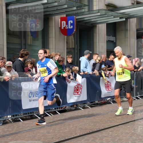 13.09.2026 - 21. swb-Marathon Bremen Strokosch-Dieckow http://msf.ph/oto/10291735 13.09.2026 10:45:31 Ziel 10436, 10464, 10541, 10583, 10987, 11015, 11063, 11279, 11559, 11762, 11845, 12033, 12069, 12087, 12556, 12557, 13532, 13595, 13628, 10143, 10318, 10352, 10398, 10536, 10866, 11020, 11088, 11209, 11232, 11396, 11478, 11695, 11749, 11835, 12054, 12290, 12355, 12475, 12534 meine-sportfotos.de
