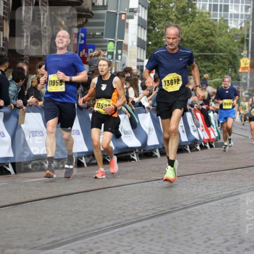 13.09.2026 - 21. swb-Marathon Bremen Strokosch-Dieckow http://msf.ph/oto/10291834 13.09.2026 10:46:09 Ziel 10436, 10464, 10541, 10987, 11015, 11063, 11279, 11559, 11762, 11845, 12033, 12069, 12087, 12556, 12557, 13532, 13595, 10228, 11706, 11925, 11926, 13609, 13640 meine-sportfotos.de