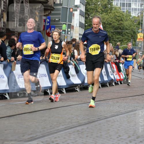 13.09.2026 - 21. swb-Marathon Bremen Strokosch-Dieckow http://msf.ph/oto/10291860 13.09.2026 10:46:09 Ziel 10436, 10464, 10541, 10987, 11015, 11063, 11279, 11559, 11762, 11845, 12033, 12069, 12087, 12556, 12557, 13532, 13595, 10228, 11706, 11925, 11926, 13609, 13640 meine-sportfotos.de