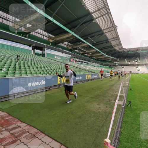 13.09.2026 - 21. swb-Marathon Bremen Michael Burmester http://msf.ph/oto/10291868 13.09.2026 10:26:57 Laufen im Stadion 10096, 10142, 10172, 10210, 10214, 10228, 10231, 10269, 10289, 10310, 10318, 10319, 10342, 10346, 10352, 10398, 10436, 10445, 10447, 10454, 10464, 10489, 10504, 10514, 10536, 10541, 10566, 10583, 10628, 10638, 10735, 10742, 10744, 10806, 10807, 10860, 10866, 10873, 10897, 10898, 10956, 10987, 10992, 11015, 11019, 11020, 11060, 11063, 11088, 11110, 11111, 11130, 11135, 11148, 11155, 11187, 11193, 11199, 11209, 11232, 11279, 11312, 11614 meine-sportfotos.de
