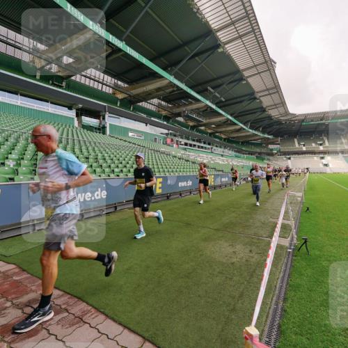 13.09.2026 - 21. swb-Marathon Bremen Michael Burmester http://msf.ph/oto/10291885 13.09.2026 10:27:03 Laufen im Stadion 10096, 10142, 10172, 10210, 10214, 10228, 10231, 10269, 10289, 10310, 10318, 10319, 10342, 10352, 10398, 10436, 10445, 10447, 10454, 10464, 10489, 10504, 10514, 10536, 10541, 10566, 10583, 10628, 10638, 10735, 10742, 10744, 10806, 10807, 10846, 10860, 10866, 10873, 10897, 10898, 10956, 10987, 10992, 11015, 11019, 11060, 11063, 11076, 11088, 11110, 11111, 11130, 11135, 11148, 11155, 11187, 11193, 11199, 11209, 11232, 11279, 11614 meine-sportfotos.de
