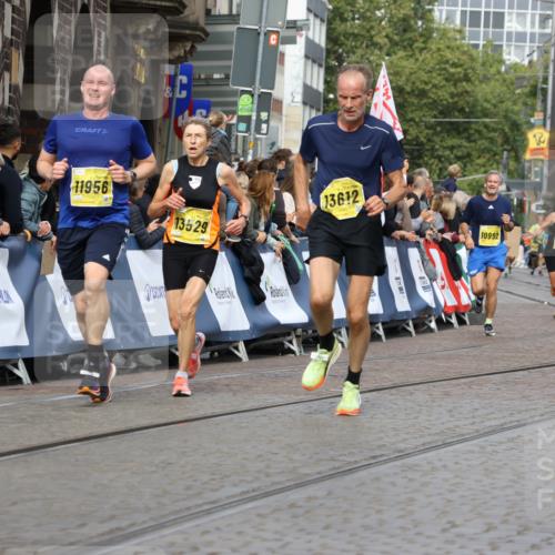13.09.2026 - 21. swb-Marathon Bremen Strokosch-Dieckow http://msf.ph/oto/10291890 13.09.2026 10:46:09 Ziel 10436, 10464, 10541, 10987, 11015, 11063, 11279, 11559, 11762, 11845, 12033, 12069, 12087, 12556, 12557, 13532, 13595, 10228, 11706, 11925, 11926, 13609, 13640 meine-sportfotos.de