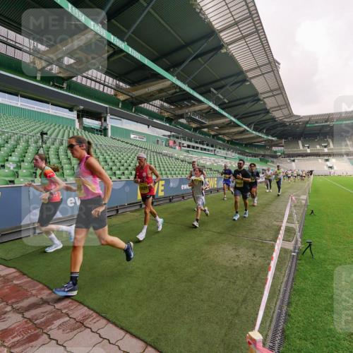 13.09.2026 - 21. swb-Marathon Bremen Michael Burmester http://msf.ph/oto/10291924 13.09.2026 10:27:07 Laufen im Stadion 10096, 10142, 10172, 10210, 10214, 10223, 10228, 10231, 10269, 10289, 10310, 10318, 10319, 10342, 10352, 10393, 10398, 10436, 10445, 10447, 10454, 10464, 10489, 10504, 10514, 10536, 10541, 10566, 10583, 10628, 10638, 10735, 10742, 10744, 10806, 10807, 10846, 10860, 10866, 10873, 10897, 10898, 10956, 10987, 10992, 11015, 11019, 11060, 11063, 11076, 11088, 11110, 11111, 11130, 11135, 11148, 11155, 11187, 11193, 11199, 11209, 11232, 11279 meine-sportfotos.de