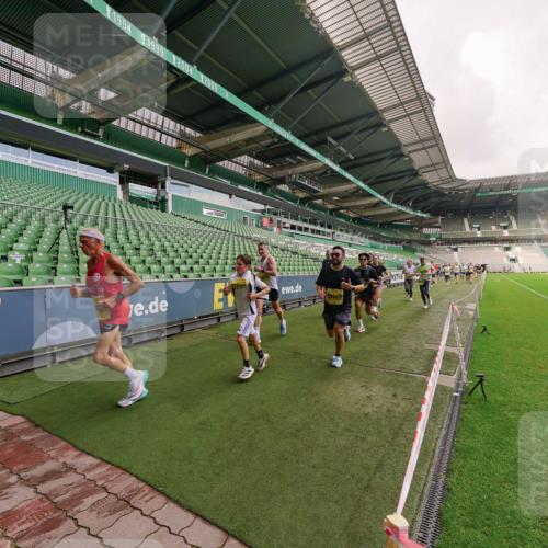 13.09.2026 - 21. swb-Marathon Bremen Michael Burmester http://msf.ph/oto/10291929 13.09.2026 10:27:07 Laufen im Stadion 10096, 10142, 10172, 10210, 10214, 10223, 10228, 10231, 10269, 10289, 10310, 10318, 10319, 10342, 10352, 10393, 10398, 10436, 10445, 10447, 10454, 10464, 10489, 10504, 10514, 10536, 10541, 10566, 10583, 10628, 10638, 10735, 10742, 10744, 10806, 10807, 10846, 10860, 10866, 10873, 10897, 10898, 10956, 10987, 10992, 11015, 11019, 11060, 11063, 11076, 11088, 11110, 11111, 11130, 11135, 11148, 11155, 11187, 11193, 11199, 11209, 11232, 11279 meine-sportfotos.de