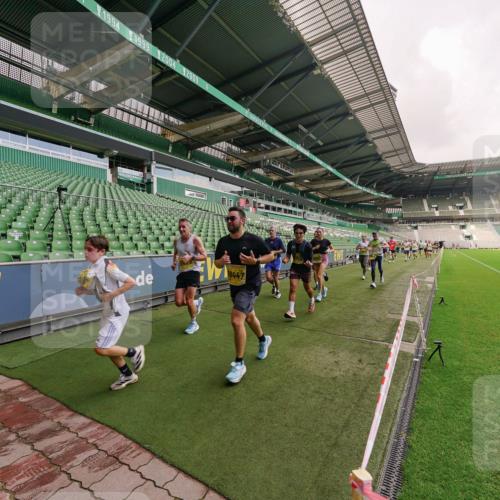 13.09.2026 - 21. swb-Marathon Bremen Michael Burmester http://msf.ph/oto/10291938 13.09.2026 10:27:08 Laufen im Stadion 10096, 10142, 10172, 10210, 10214, 10223, 10228, 10231, 10269, 10289, 10310, 10318, 10319, 10342, 10352, 10393, 10398, 10436, 10445, 10447, 10454, 10464, 10489, 10504, 10514, 10536, 10541, 10566, 10583, 10628, 10638, 10735, 10742, 10744, 10806, 10807, 10846, 10860, 10866, 10873, 10897, 10898, 10917, 10956, 10987, 10992, 11015, 11019, 11060, 11063, 11076, 11088, 11110, 11111, 11130, 11135, 11148, 11155, 11187, 11193, 11199, 11209, 11232, 11279 meine-sportfotos.de