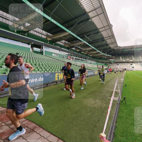 13.09.2026 - 21. swb-Marathon Bremen Michael Burmester http://msf.ph/oto/10291942 13.09.2026 10:27:08 Laufen im Stadion 10096, 10142, 10172, 10210, 10214, 10223, 10228, 10231, 10269, 10289, 10310, 10318, 10319, 10342, 10352, 10393, 10398, 10436, 10445, 10447, 10454, 10464, 10489, 10504, 10514, 10536, 10541, 10566, 10583, 10628, 10638, 10735, 10742, 10744, 10806, 10807, 10846, 10860, 10866, 10873, 10897, 10898, 10917, 10956, 10987, 10992, 11015, 11019, 11060, 11063, 11076, 11088, 11110, 11111, 11130, 11135, 11148, 11155, 11187, 11193, 11199, 11209, 11232, 11279 meine-sportfotos.de
