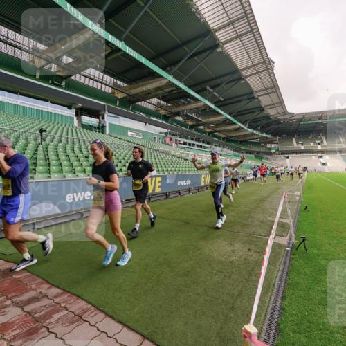 13.09.2026 - 21. swb-Marathon Bremen Michael Burmester http://msf.ph/oto/10291956 13.09.2026 10:27:09 Laufen im Stadion 10096, 10142, 10172, 10210, 10214, 10223, 10228, 10231, 10269, 10289, 10293, 10310, 10318, 10319, 10342, 10352, 10393, 10398, 10436, 10445, 10447, 10454, 10464, 10489, 10504, 10514, 10536, 10541, 10566, 10583, 10628, 10638, 10735, 10744, 10806, 10807, 10846, 10860, 10866, 10873, 10897, 10898, 10917, 10956, 10987, 10992, 11015, 11019, 11060, 11063, 11076, 11088, 11110, 11111, 11130, 11135, 11148, 11155, 11187, 11193, 11199, 11209, 11232, 11279 meine-sportfotos.de