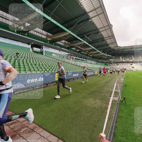 13.09.2026 - 21. swb-Marathon Bremen Michael Burmester http://msf.ph/oto/10291967 13.09.2026 10:27:11 Laufen im Stadion 10096, 10142, 10172, 10210, 10214, 10223, 10228, 10231, 10269, 10289, 10293, 10310, 10318, 10319, 10342, 10352, 10393, 10398, 10436, 10445, 10447, 10454, 10464, 10489, 10504, 10514, 10536, 10541, 10566, 10583, 10628, 10638, 10735, 10744, 10806, 10807, 10846, 10860, 10866, 10873, 10897, 10898, 10917, 10956, 10987, 10992, 11015, 11019, 11060, 11063, 11076, 11088, 11110, 11111, 11130, 11135, 11148, 11155, 11187, 11193, 11199, 11209, 11232, 11279 meine-sportfotos.de