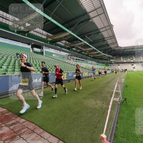 13.09.2026 - 21. swb-Marathon Bremen Michael Burmester http://msf.ph/oto/10292050 13.09.2026 10:27:23 Laufen im Stadion 10096, 10142, 10172, 10189, 10210, 10214, 10223, 10228, 10231, 10269, 10289, 10293, 10310, 10318, 10319, 10329, 10352, 10393, 10398, 10436, 10445, 10447, 10454, 10464, 10489, 10504, 10508, 10514, 10536, 10541, 10566, 10583, 10594, 10628, 10638, 10735, 10744, 10806, 10807, 10814, 10846, 10860, 10866, 10873, 10897, 10898, 10917, 10956, 10992, 11015, 11060, 11063, 11076, 11110, 11111, 11130, 11135, 11148, 11155, 11187, 11193, 11199, 11209, 11232, 11279 meine-sportfotos.de