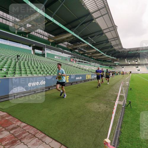13.09.2026 - 21. swb-Marathon Bremen Michael Burmester http://msf.ph/oto/10292156 13.09.2026 10:27:40 Laufen im Stadion 10096, 10142, 10172, 10189, 10210, 10214, 10223, 10231, 10269, 10270, 10289, 10293, 10294, 10310, 10318, 10319, 10329, 10352, 10393, 10436, 10445, 10464, 10489, 10504, 10508, 10514, 10536, 10541, 10566, 10583, 10594, 10628, 10638, 10655, 10735, 10744, 10770, 10807, 10814, 10846, 10860, 10873, 10897, 10898, 10917, 10956, 10992, 11015, 11060, 11063, 11076, 11087, 11092, 11110, 11111, 11130, 11135, 11148, 11170, 11193, 11209, 11279 meine-sportfotos.de