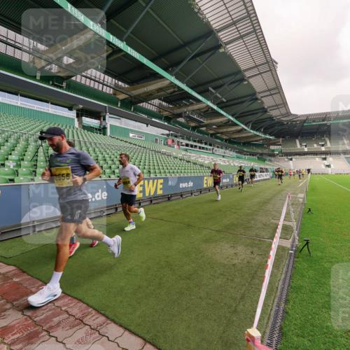 13.09.2026 - 21. swb-Marathon Bremen Michael Burmester http://msf.ph/oto/10292176 13.09.2026 10:27:42 Laufen im Stadion 10096, 10142, 10172, 10189, 10210, 10214, 10223, 10231, 10269, 10270, 10289, 10293, 10294, 10310, 10318, 10319, 10329, 10352, 10393, 10436, 10445, 10464, 10489, 10504, 10508, 10514, 10536, 10541, 10544, 10566, 10583, 10594, 10628, 10638, 10655, 10735, 10744, 10770, 10807, 10814, 10846, 10860, 10873, 10897, 10898, 10917, 10956, 10992, 11060, 11063, 11076, 11087, 11092, 11110, 11111, 11130, 11135, 11148, 11170, 11193, 11279 meine-sportfotos.de