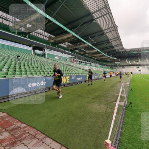 13.09.2026 - 21. swb-Marathon Bremen Michael Burmester http://msf.ph/oto/10292198 13.09.2026 10:27:47 Laufen im Stadion 10096, 10142, 10172, 10189, 10214, 10223, 10231, 10269, 10270, 10289, 10293, 10294, 10310, 10316, 10318, 10319, 10329, 10352, 10393, 10436, 10445, 10464, 10489, 10504, 10508, 10514, 10536, 10538, 10541, 10544, 10566, 10583, 10594, 10628, 10638, 10655, 10709, 10744, 10770, 10807, 10814, 10846, 10860, 10873, 10897, 10898, 10917, 10956, 10992, 10993, 11058, 11060, 11063, 11076, 11087, 11092, 11110, 11111, 11130, 11135, 11148, 11170, 11193, 11279 meine-sportfotos.de