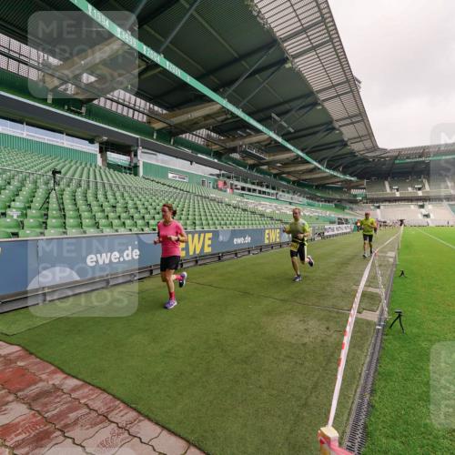 13.09.2026 - 21. swb-Marathon Bremen Michael Burmester http://msf.ph/oto/10292233 13.09.2026 10:27:54 Laufen im Stadion 10096, 10142, 10172, 10189, 10223, 10231, 10269, 10270, 10289, 10293, 10294, 10310, 10316, 10318, 10319, 10329, 10393, 10436, 10445, 10464, 10489, 10504, 10508, 10514, 10538, 10541, 10544, 10566, 10583, 10594, 10628, 10638, 10655, 10709, 10744, 10770, 10807, 10814, 10835, 10846, 10860, 10873, 10897, 10898, 10917, 10956, 10992, 10993, 11005, 11035, 11058, 11060, 11063, 11076, 11087, 11092, 11110, 11111, 11130, 11135, 11148, 11170, 11193, 11279 meine-sportfotos.de
