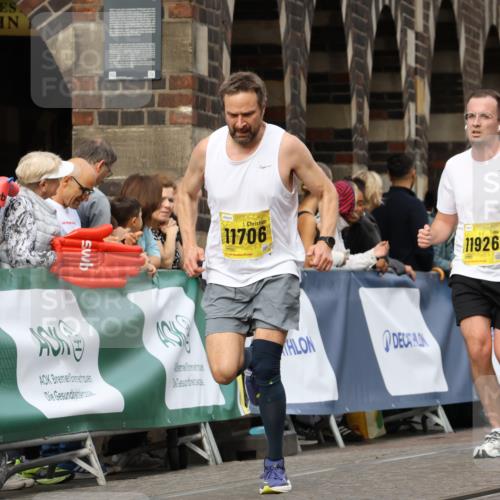 13.09.2026 - 21. swb-Marathon Bremen Strokosch-Dieckow http://msf.ph/oto/10292252 13.09.2026 10:46:25 Ziel 10436, 10447, 10992, 11925, 11956, 12556, 12557, 13529, 13609, 13612, 13640, 10590, 10897, 11110, 11155, 11356, 12035, 13511 meine-sportfotos.de
