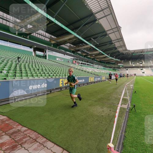 13.09.2026 - 21. swb-Marathon Bremen Michael Burmester http://msf.ph/oto/10292257 13.09.2026 10:28:00 Laufen im Stadion 10096, 10142, 10172, 10189, 10223, 10231, 10267, 10269, 10270, 10289, 10293, 10294, 10310, 10316, 10318, 10319, 10329, 10393, 10421, 10464, 10489, 10504, 10508, 10514, 10538, 10541, 10544, 10566, 10583, 10594, 10628, 10638, 10655, 10709, 10739, 10744, 10770, 10807, 10814, 10835, 10846, 10860, 10873, 10897, 10898, 10910, 10917, 10923, 10956, 10992, 10993, 11005, 11035, 11058, 11060, 11063, 11076, 11087, 11092, 11110, 11111, 11130, 11135, 11148, 11170, 11193 meine-sportfotos.de
