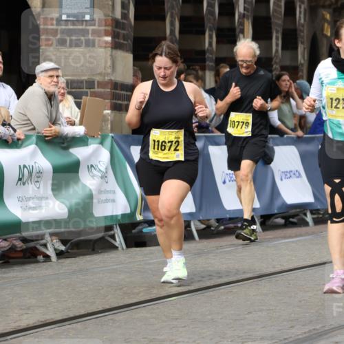 13.09.2026 - 21. swb-Marathon Bremen Strokosch-Dieckow http://msf.ph/oto/10292352 13.09.2026 11:17:21 Ziel 10295, 10335, 10999, 11355, 11461, 11653, 11867, 12089, 12287, 10472, 10979, 11709, 12334 meine-sportfotos.de