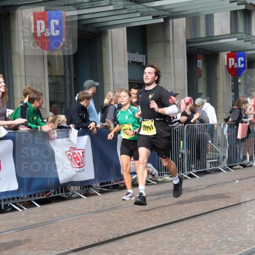 13.09.2026 - 21. swb-Marathon Bremen Strokosch-Dieckow http://msf.ph/oto/10292455 13.09.2026 10:45:37 Ziel 10436, 10464, 10987, 11015, 11279, 11559, 11762, 11845, 11956, 12033, 12069, 12087, 12556, 12557, 13529, 13595, 13612, 10318, 10352, 10398, 10536, 10541, 10583, 11063, 11088, 11209, 11232, 11478, 11559, 11695, 11749, 11835, 11845, 12054, 12087, 12290, 12355, 12475, 12534, 13532, 13628 meine-sportfotos.de