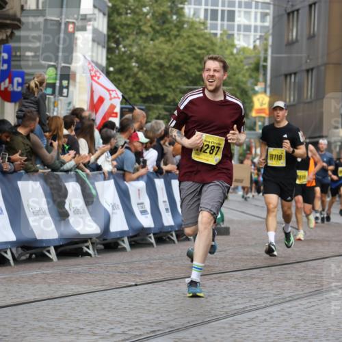 13.09.2026 - 21. swb-Marathon Bremen Strokosch-Dieckow http://msf.ph/oto/10292476 13.09.2026 10:46:34 Ziel 10228, 10447, 10992, 11706, 11925, 11926, 13529, 13609, 13640, 10590, 11155 meine-sportfotos.de