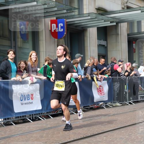 13.09.2026 - 21. swb-Marathon Bremen Strokosch-Dieckow http://msf.ph/oto/10292490 13.09.2026 10:45:38 Ziel 10436, 10464, 10987, 10992, 11015, 11279, 11762, 11956, 12033, 12069, 12556, 12557, 13529, 13595, 13612, 10318, 10352, 10398, 10464, 10536, 10541, 10583, 11063, 11088, 11209, 11232, 11478, 11559, 11749, 11835, 11845, 12054, 12087, 12290, 12355, 12475, 12534, 13532, 13628 meine-sportfotos.de