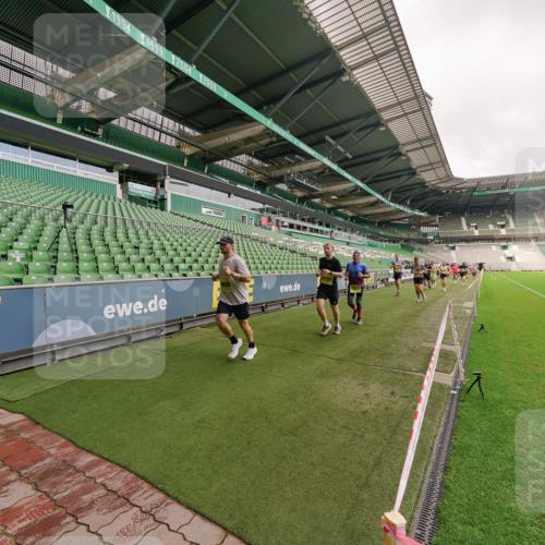 13.09.2026 - 21. swb-Marathon Bremen Michael Burmester http://msf.ph/oto/10292503 13.09.2026 10:28:50 Laufen im Stadion 10162, 10170, 10183, 10189, 10200, 10218, 10223, 10253, 10267, 10270, 10293, 10294, 10316, 10329, 10334, 10348, 10381, 10393, 10421, 10426, 10508, 10525, 10537, 10538, 10544, 10594, 10655, 10709, 10739, 10763, 10770, 10814, 10825, 10835, 10840, 10846, 10860, 10876, 10910, 10917, 10923, 10966, 10993, 11005, 11007, 11018, 11035, 11058, 11076, 11087, 11092, 11109, 11111, 11148, 11170 meine-sportfotos.de