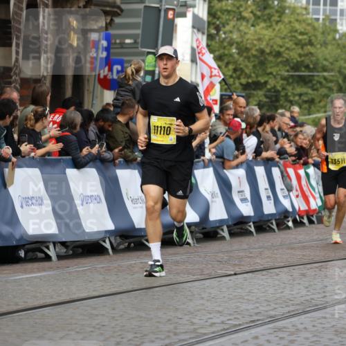 13.09.2026 - 21. swb-Marathon Bremen Strokosch-Dieckow http://msf.ph/oto/10292542 13.09.2026 10:46:37 Ziel 10228, 10447, 10992, 11287, 11706, 11925, 11926, 13609, 13640, 10445, 12364, 12375 meine-sportfotos.de