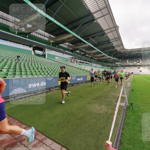13.09.2026 - 21. swb-Marathon Bremen Michael Burmester http://msf.ph/oto/10292575 13.09.2026 10:28:59 Laufen im Stadion 10162, 10170, 10183, 10189, 10200, 10218, 10223, 10253, 10267, 10270, 10293, 10294, 10316, 10329, 10334, 10348, 10381, 10393, 10421, 10426, 10467, 10508, 10525, 10537, 10538, 10544, 10585, 10594, 10655, 10709, 10739, 10763, 10770, 10814, 10825, 10835, 10840, 10846, 10860, 10876, 10910, 10917, 10923, 10966, 10993, 11005, 11007, 11018, 11035, 11058, 11076, 11087, 11092, 11109, 11111, 11170 meine-sportfotos.de